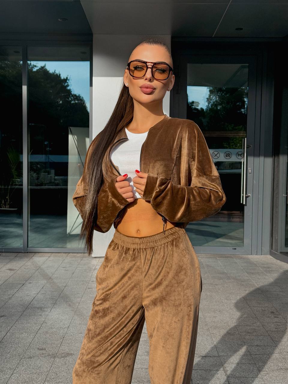 Damen lässiger Sportanzug mit cropped Jacke und weiten Hosen Drune