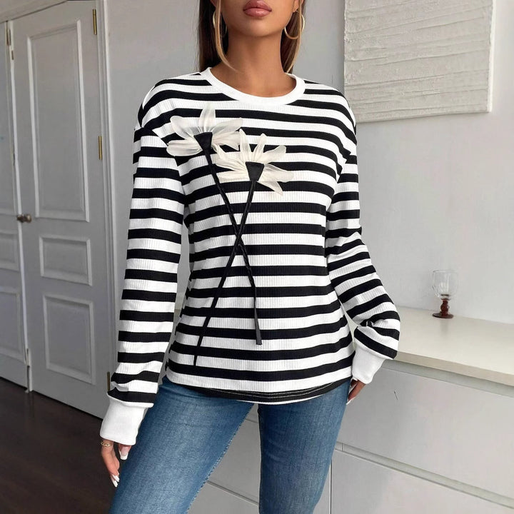 Damen nan gestreiftes Ripp-Langarmshirt mit dreidimensionaler Blumenapplikation und Rundhals Drune