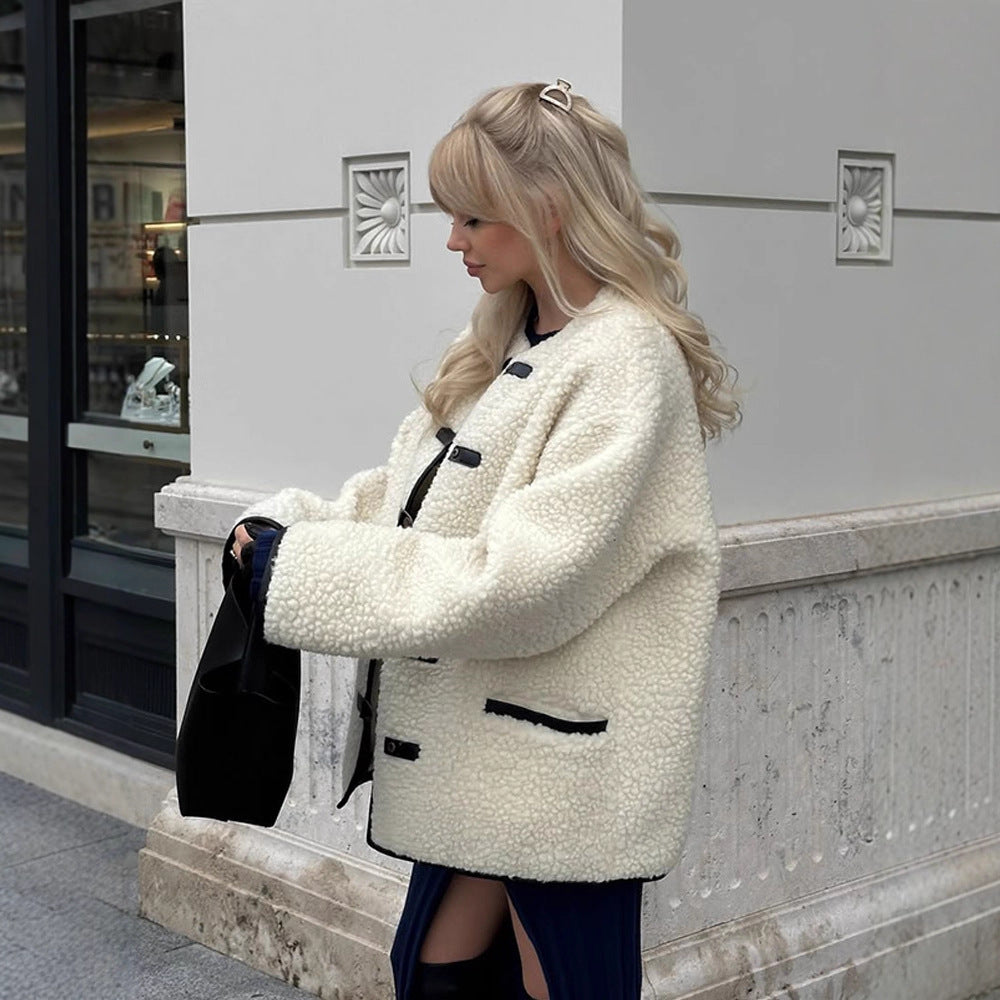 Damen Kunstfelljacke mit modernem Schnitt und praktischen Knopfdetails Drune
