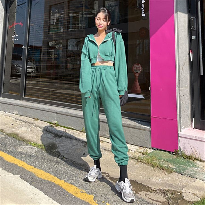Damen sportliches Zweiteiler-Set mit cropped Kapuzenjacke und bequemen Jogginghose Drune