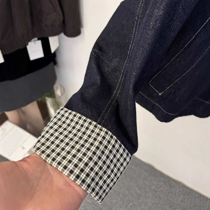 Damen Kurz geschnittene Denimjacke mit kontrastierenden Karomanschetten Drune