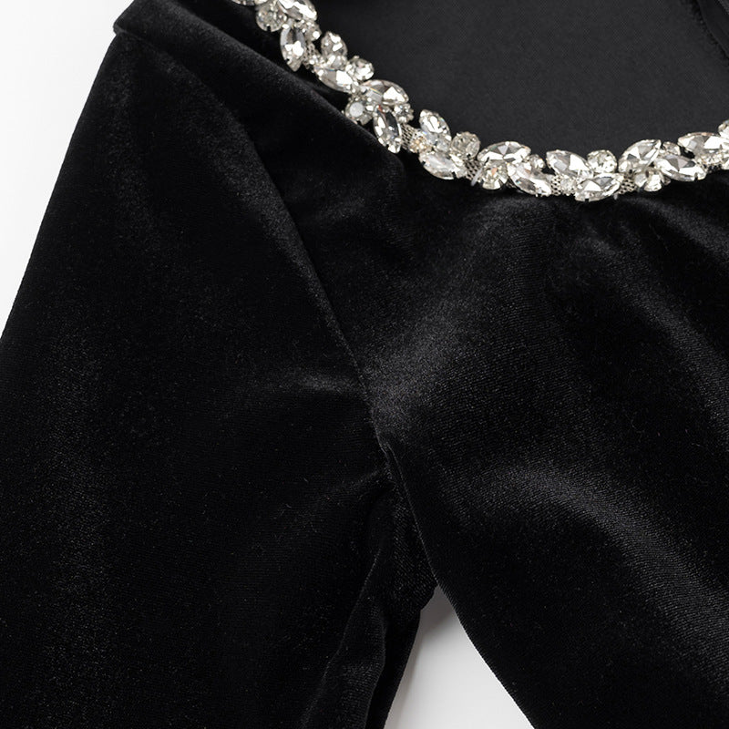 Damen Velourskleid mit eleganter Schmuckkragenverzierung Drune