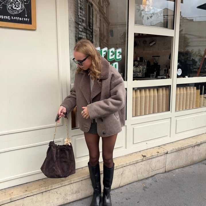 Damen 100+ kurze Lammfell‑Optik Pilotjacke mit Teddyfutter und doppeltgereihter Knopfleiste Drune