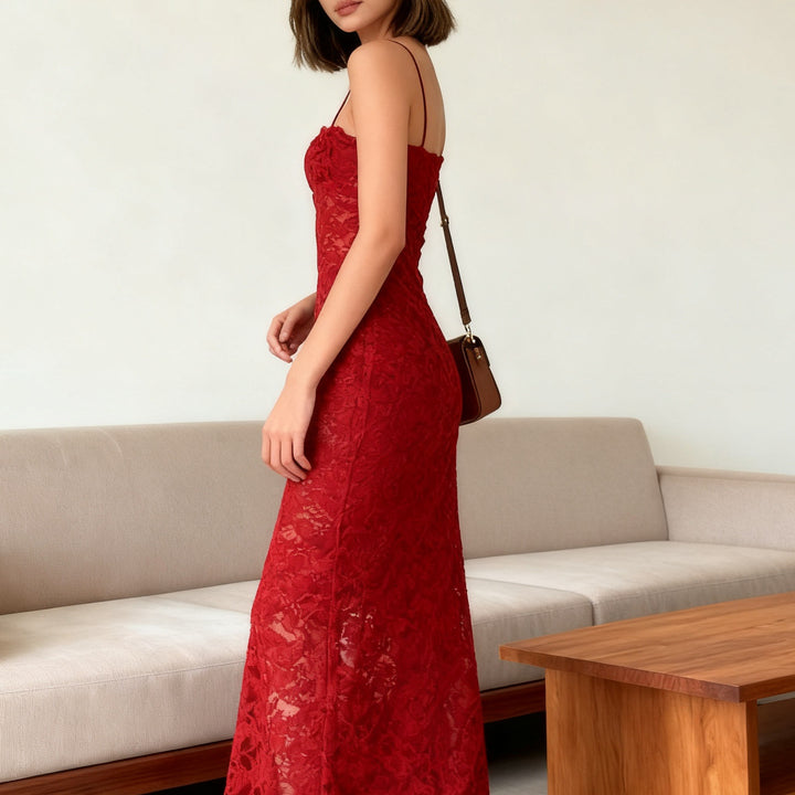 Damen Elegantes langes Spitzenkleid mit gerafftem Detail und schmalen Trägern Drune
