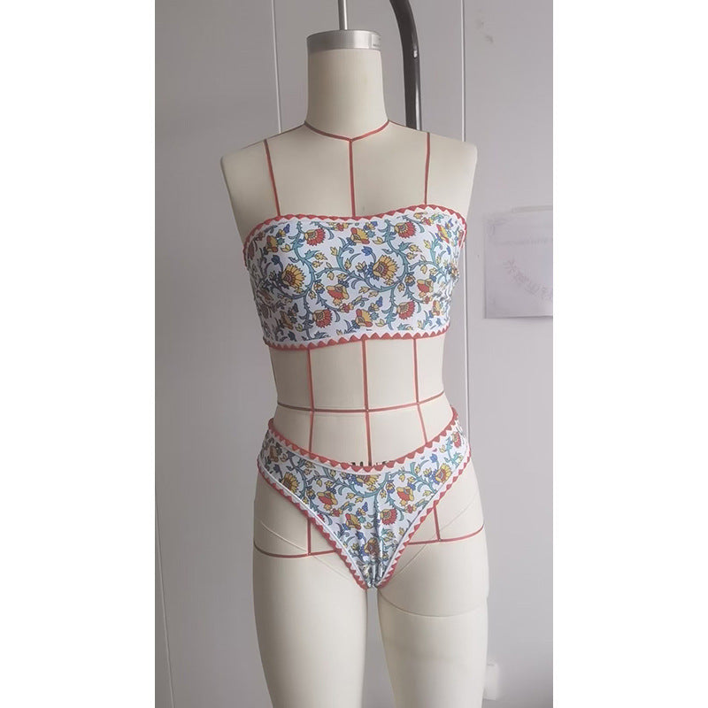 Damen Bandeau-Bikini mit floralen Mustern und verspieltem Rüschensaum Drune