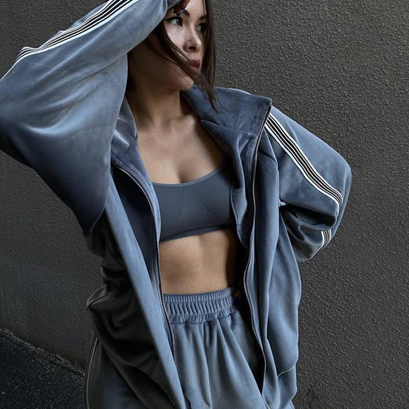 Damen Oversized Velours-Trainingsjacke mit markanten Kontraststreifen und geripptem Stehkragen Drune