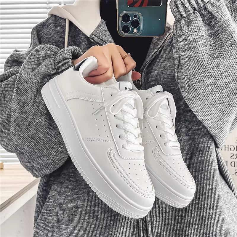 Unisex minimalistische Low-Top Court-Sneaker mit perforiertem Obermaterial, gepolstertem Fersenkragen und stoßdämpfender Laufsohle Drune