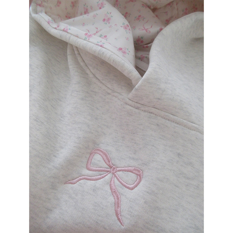 Damen Oversize Hoodie Sweatshirt mit zartem Stickdesign auf der Vorderseite und gesticktem Schriftzug auf der Rückseite Drune