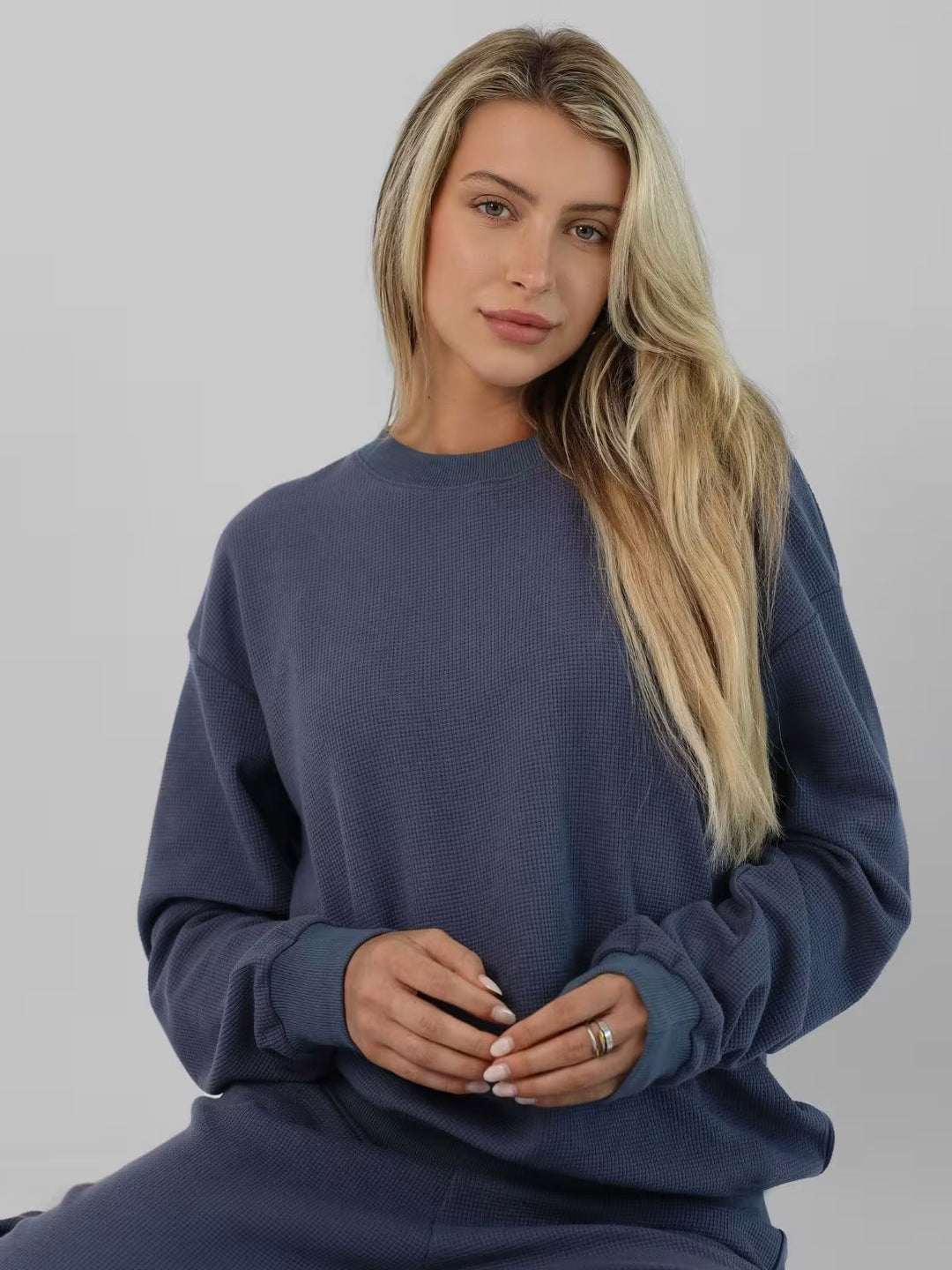 Damen geräumiges Waffelstrick-Loungewear-Set mit Rundhalsausschnitt und Tunnelzughose Drune
