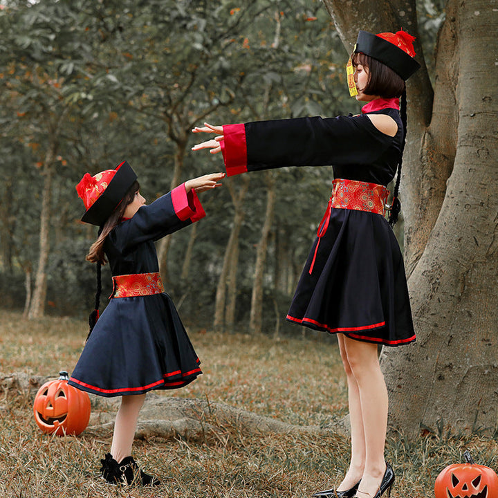 Mädchen traditionelles Kostüm mit floralem Muster Drune