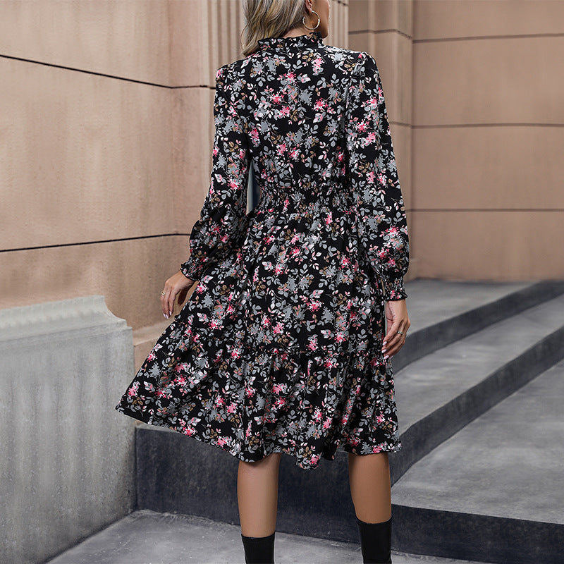 Damen Blumiges Midikleid mit Smok-Taillenbund, V‑Ausschnitt und Volantstufen Drune