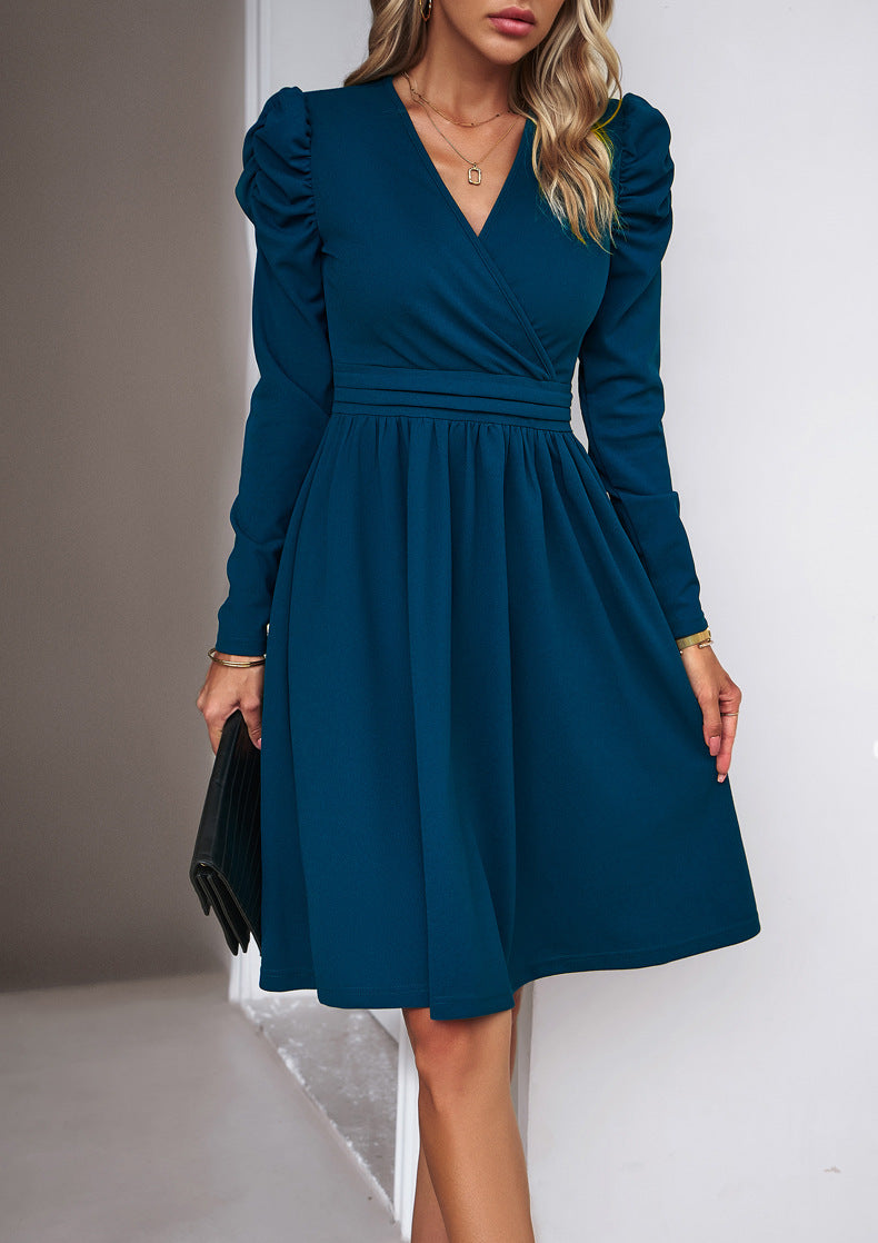 Damen Wickelkleid mit V-Ausschnitt, gerafften Puffärmeln und tailliertem Faltenrock Drune