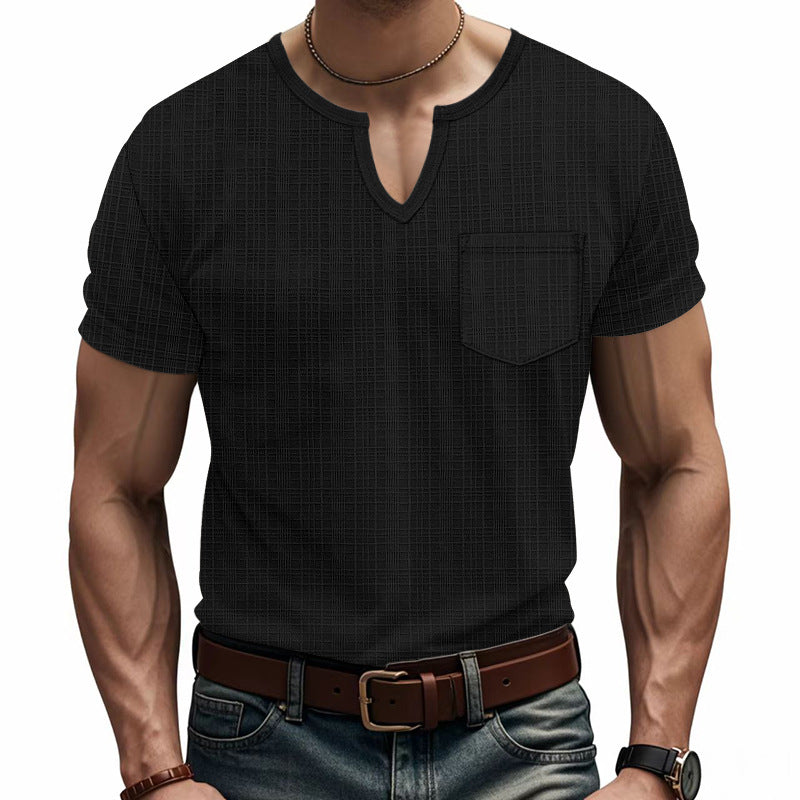 Herren nan Kurzarmshirt mit V-Schlitz-Ausschnitt und aufgesetzter Brusttasche aus strukturiertem Jersey Drune