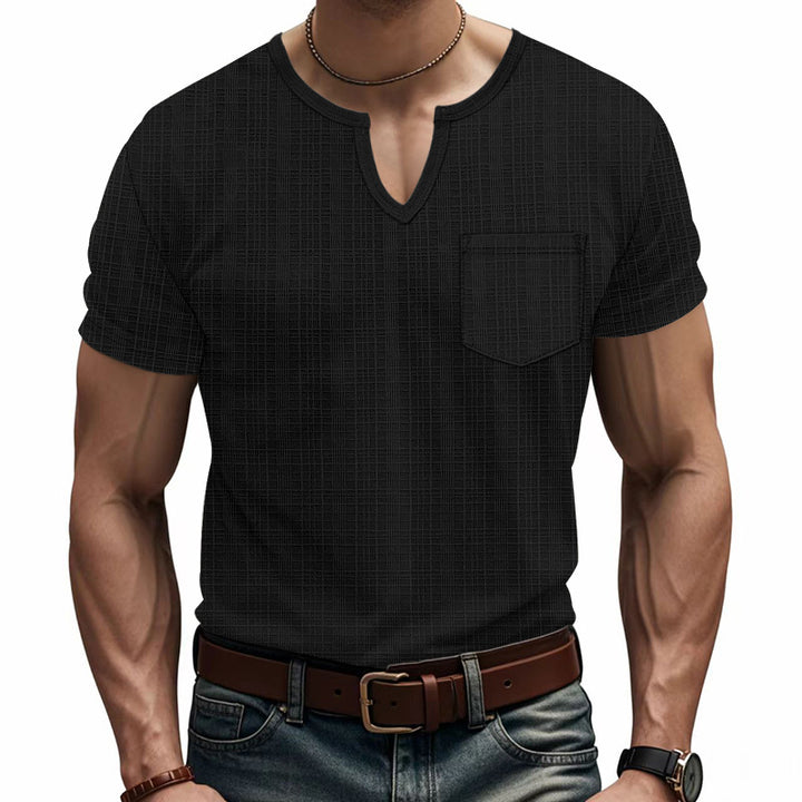 Herren nan Kurzarmshirt mit V-Schlitz-Ausschnitt und aufgesetzter Brusttasche aus strukturiertem Jersey Drune