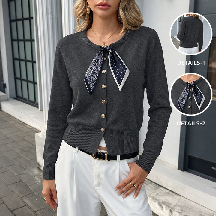 Damen Stilvolle Strickjacke mit Knopfleiste und Seiden-Schal Drune