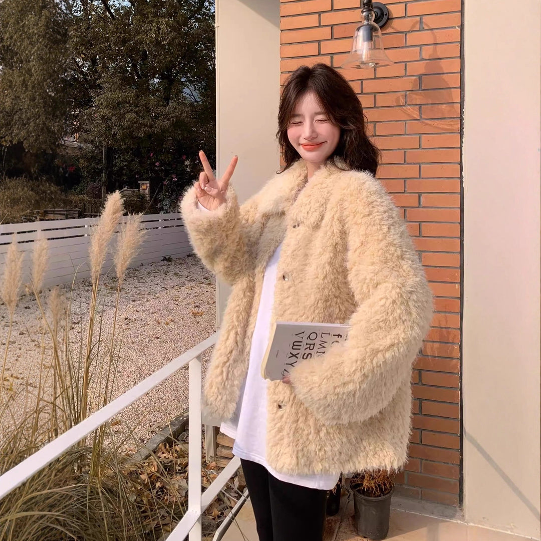 Damen Kurzmantel aus Teddyfleece mit Oversize‑Schnitt Stehkragen und Pattentaschen Drune