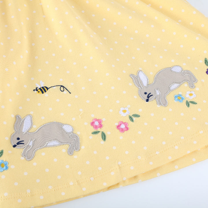Mädchen Sommerkleid mit verspielten Hasen- und Blumenstickereien Drune
