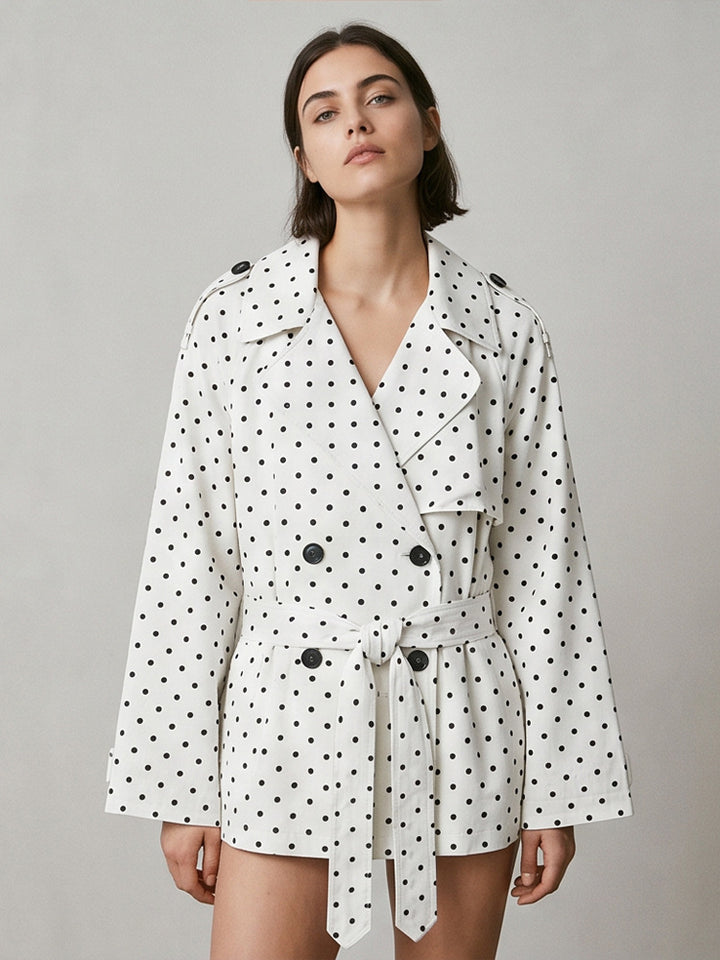 Damen Kurztrench mit Doppelreiher, Taillengürtel und Punkteprint Drune