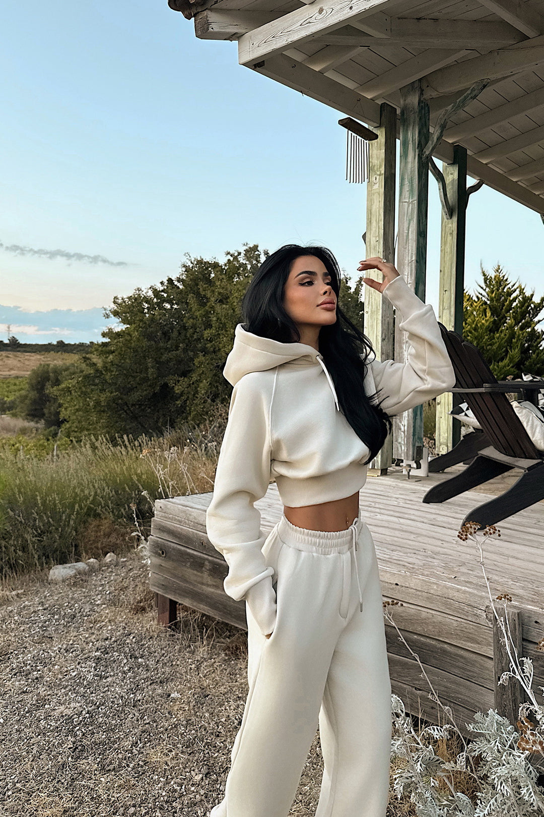 Damen cropped Hoodie und weite Jogginghose im lässigen Design Drune