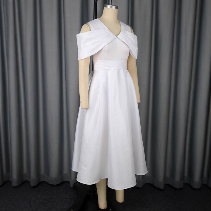 Damen Elegantes Kleid mit weitem Rock und Schulterdetails Drune