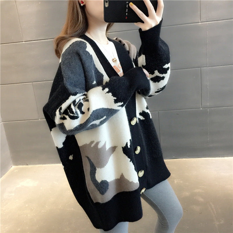 Damen modische Strickjacke mit auffälligem Muster und goldenen Knöpfen Drune