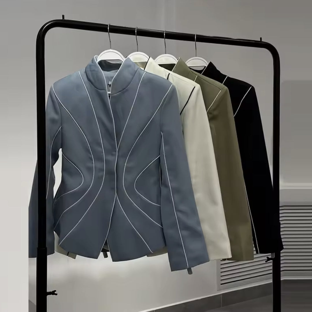 Damen Skulpturale Taillierte Blazerjacke mit Stehkragen und Zierpaspeln Drune