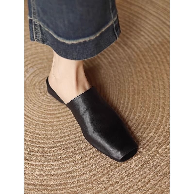 Damen Minimalistische quadratische Zehen-Mules aus Glattleder Drune