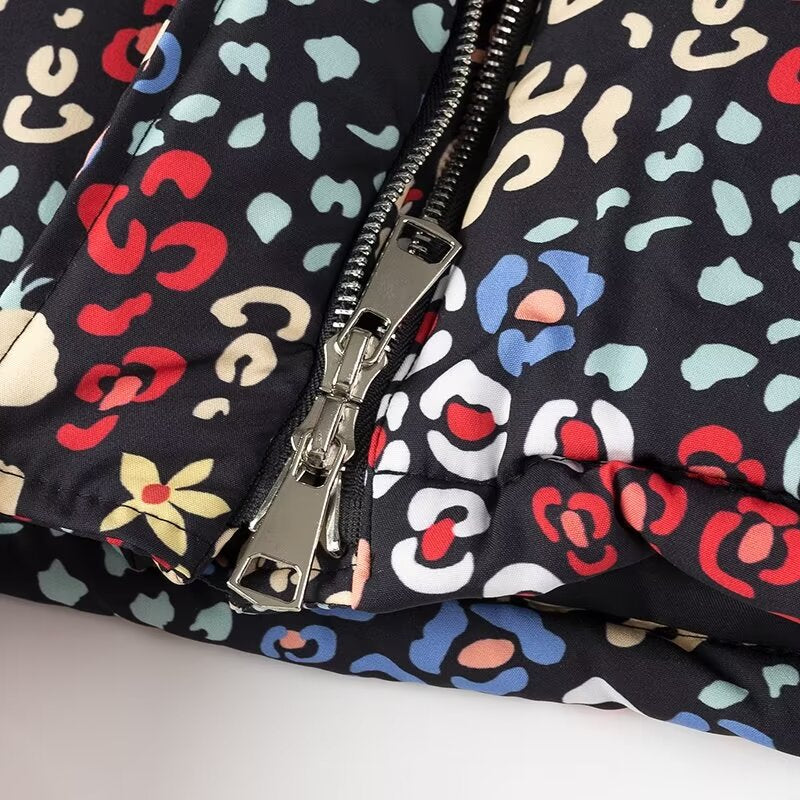 Damen Leichte wattierte Kurzjacke mit Stehkragen, verdeckter Knopfleiste und 3/4-Ärmeln Drune