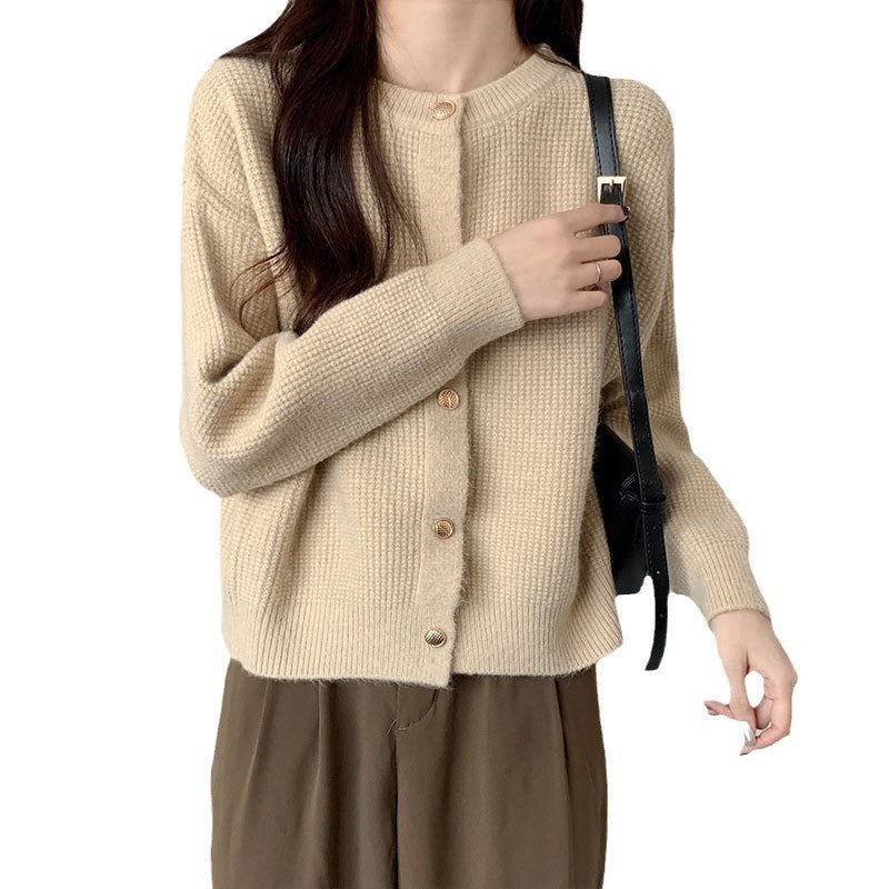Damen lässige Strickjacke mit feiner Struktur und goldenen Knopfdetails Drune
