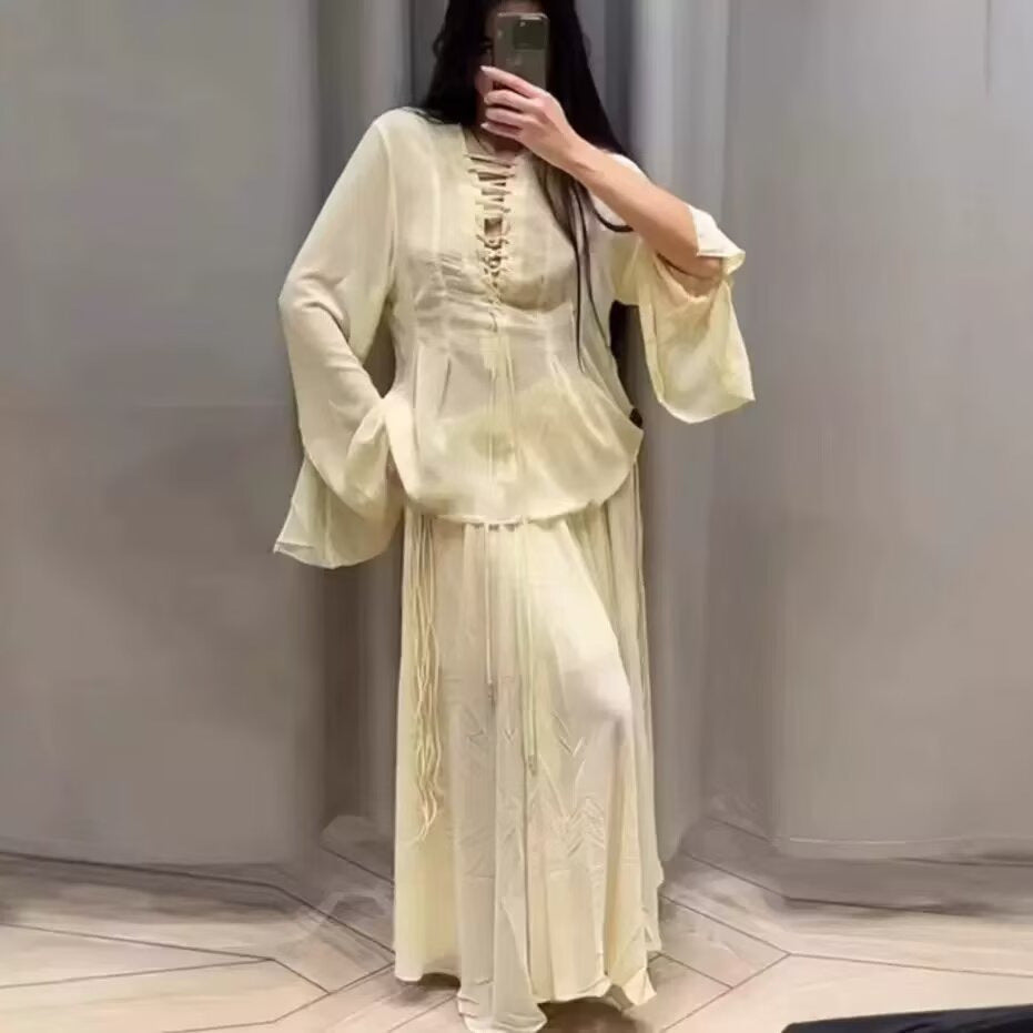 Damen Bluse mit elegantem Schnürdetail und weiten Ärmeln Drune