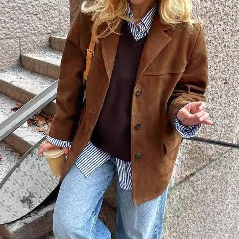 Damen Kurzmantel im Sakko-Stil aus Veloursimitat mit Reverskragen und Pattentaschen Drune