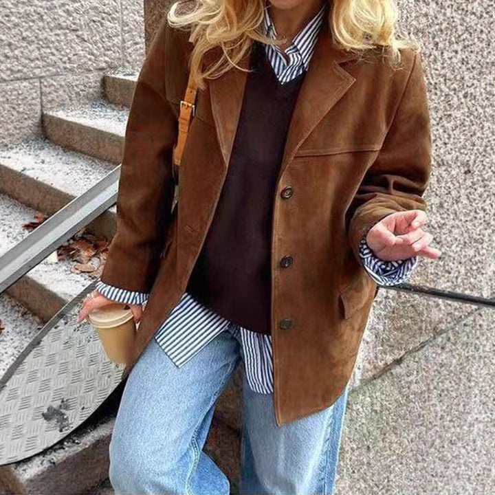 Damen Kurzmantel im Sakko-Stil aus Veloursimitat mit Reverskragen und Pattentaschen Drune