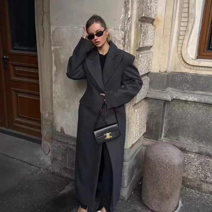 Damen Longline Wollmix-Mantel mit markantem Revers, taillierten Abnähern und Pattentaschen Drune