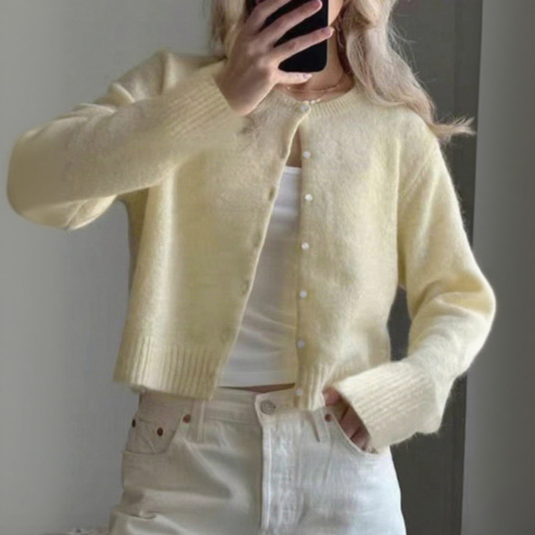 Damen nan kurzgeschnittene Kuschelstrick-Cardigan mit Rundhalsausschnitt und Perlmuttknöpfen Drune