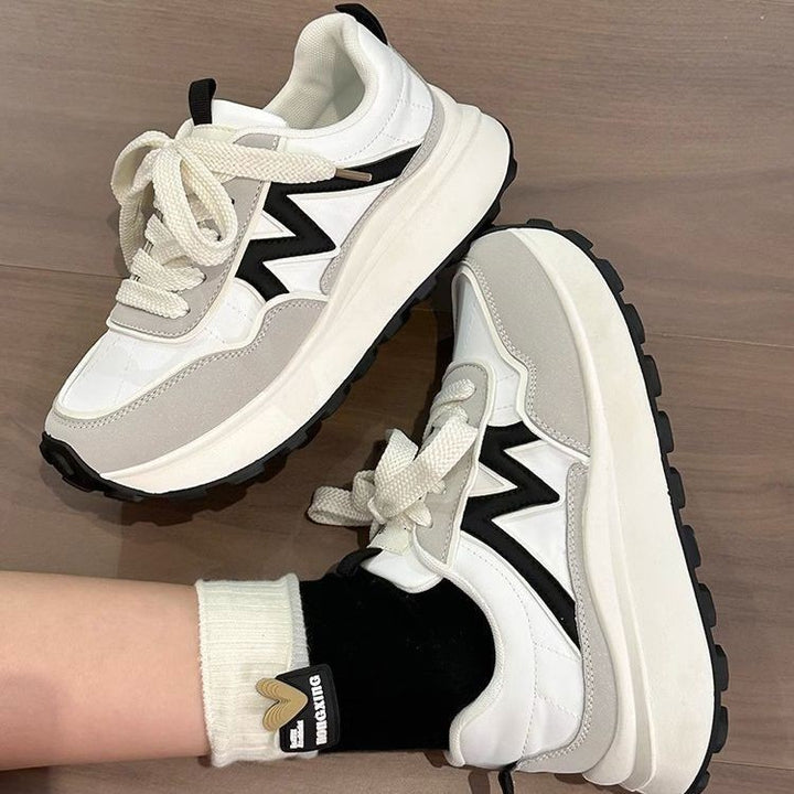 Damen Plateau-Chunky-Sneaker mit skulpturierter EVA-Sohle, Trail‑Profil und gepolstertem Komfortkragen Drune
