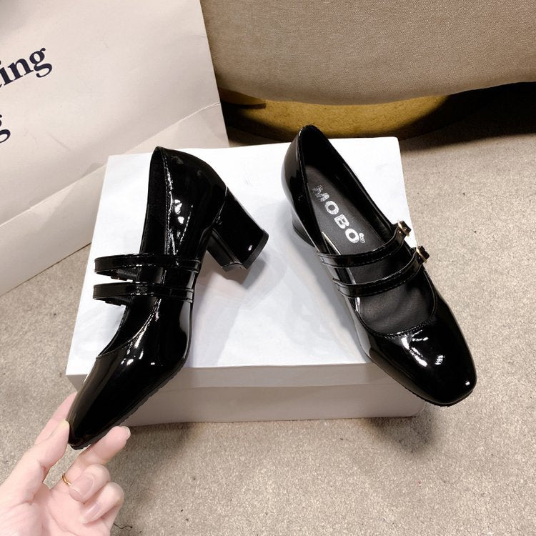 Damen Elegante Mary Jane Pumps mit dekorativen Riemchen und hochglänzendem Finish Drune