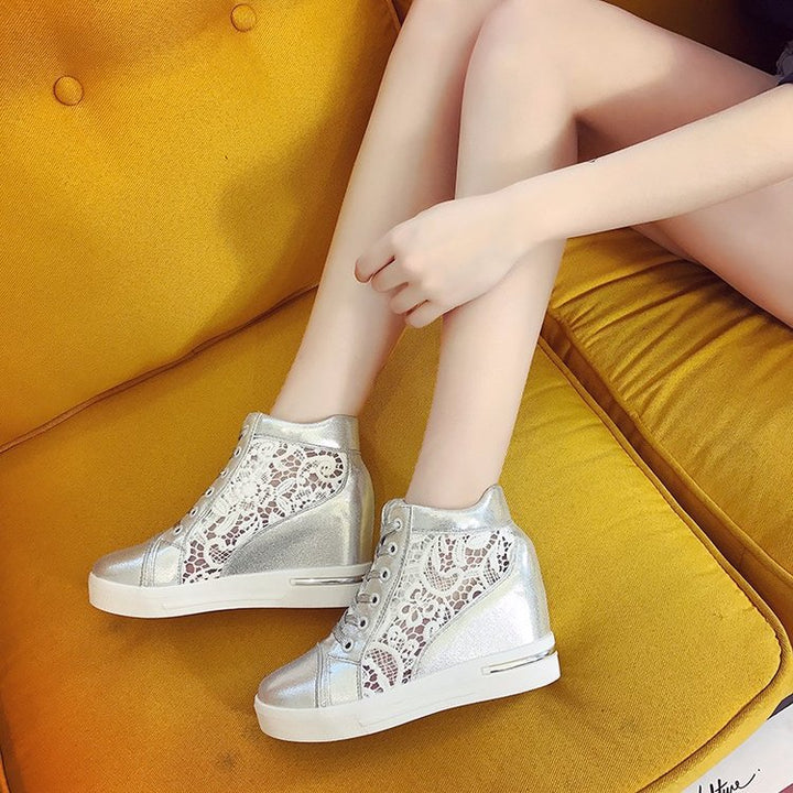Damen Wedge-Sneaker mit modischem Spitzen-Detail und lässigem Metallic-Finish Drune