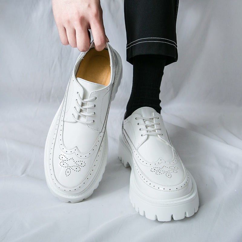 Damen Plateau-Brogue Derby mit markanter Profilsohle und Lacklederoptik Drune