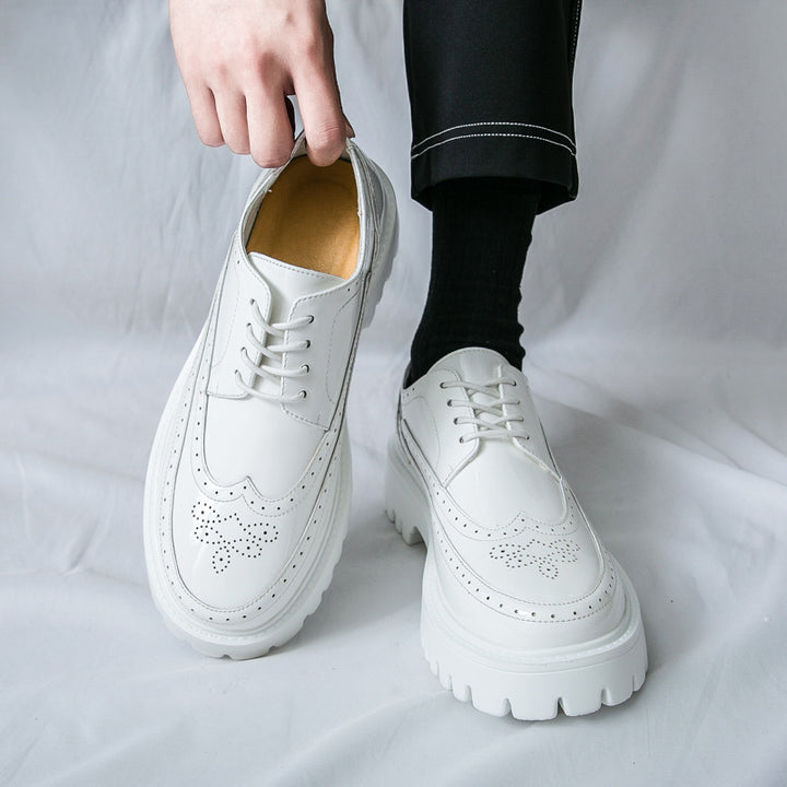 Damen Plateau-Brogue Derby mit markanter Profilsohle und Lacklederoptik Drune