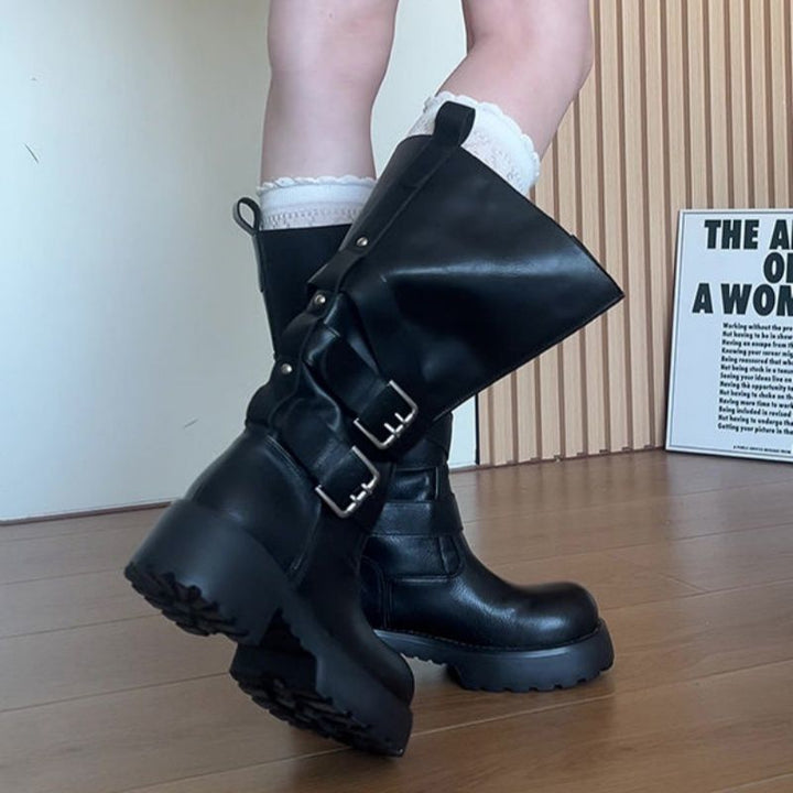 Damen wadenhohe Bikerboots mit klappbarer Manschette, doppelten Metallschnallen und geformter Plateau-Sohle Drune