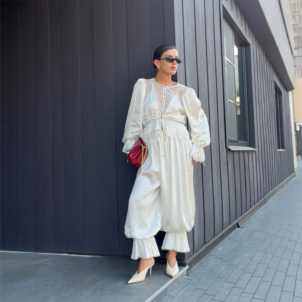 Damen Einteiliger Satin-Overall mit Spitzen‑Yoke, Puffärmeln und voluminöser Haremshose Drune