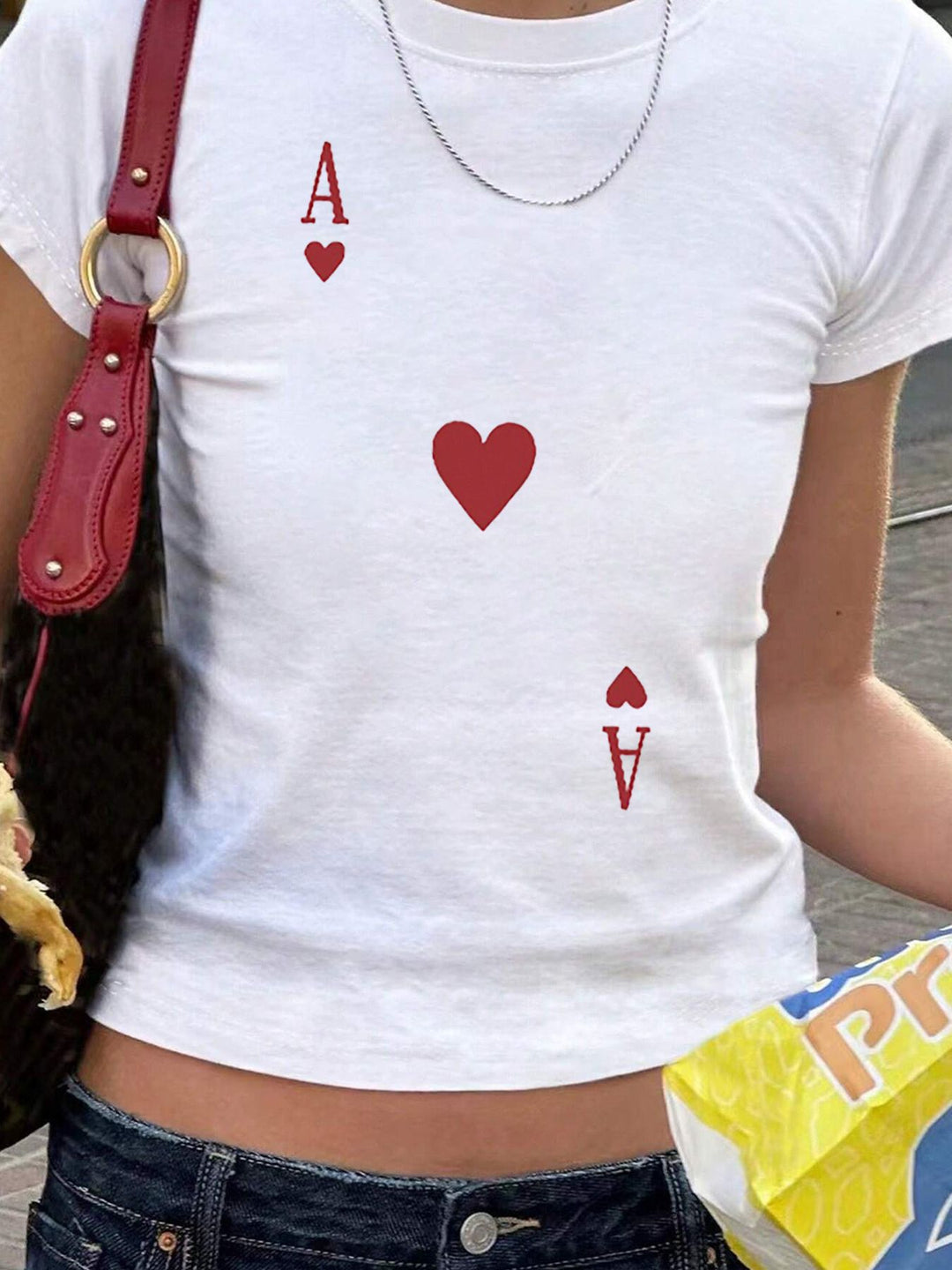 Damen T-Shirt mit verspieltem Katzenmotiv und zarten Flügeln Drune