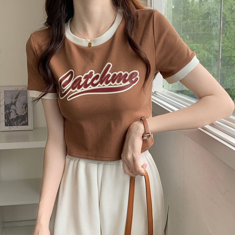 Damen lässiges Crop-Top mit kontrastierenden Ärmeln und kreativem Schriftzug Drune