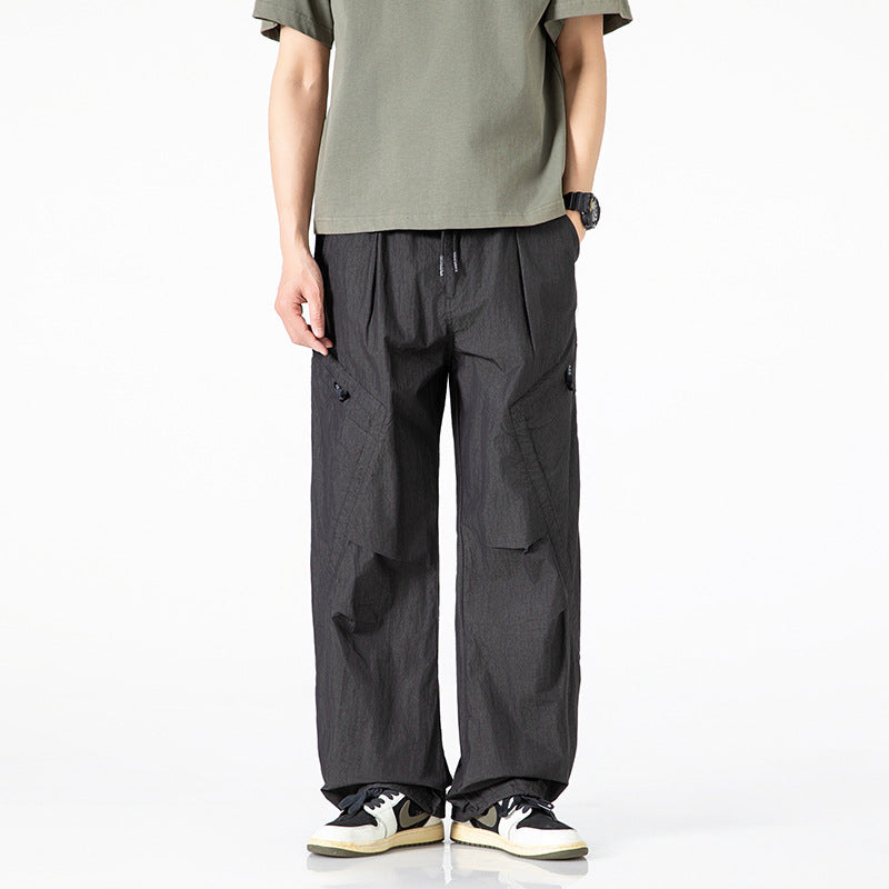 Herren Locker geschnittene Nylon-Cargohose mit Tunnelzugbund und angewinkelten Utility-Taschen Drune