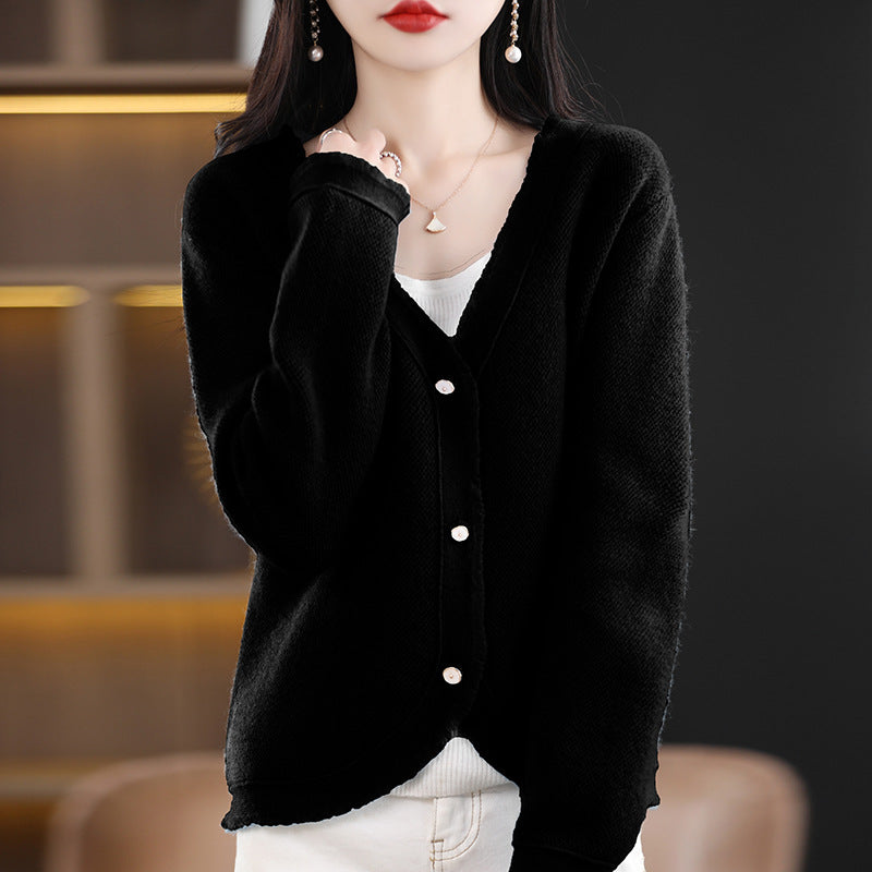 Damen Kurzgeschnittener V‑Ausschnitt‑Cardigan mit feinem Flor und Perlmuttknöpfen Drune
