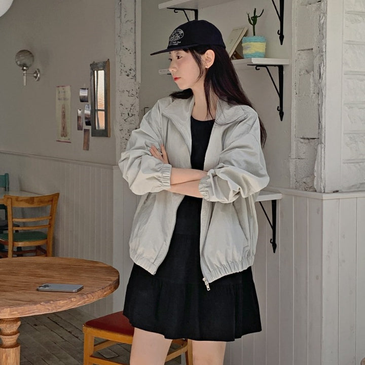 Damen sportliche Jacke mit leichtem Material und elastischen Bündchen Drune