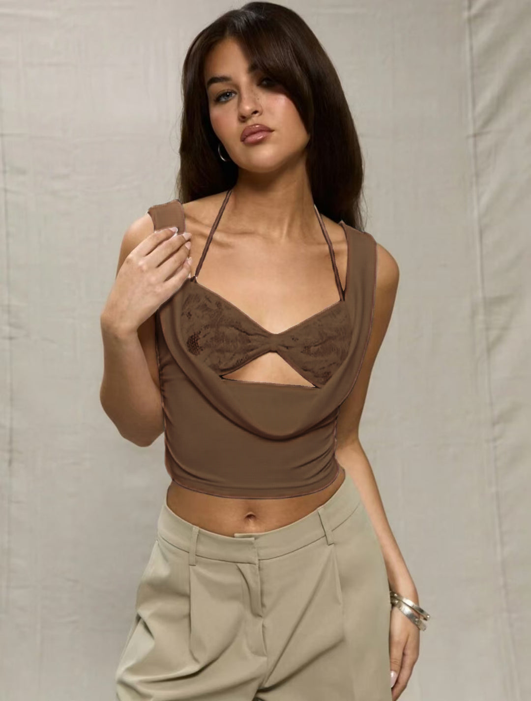 Damen Crop-Top mit verführerischen Cut-Outs und zartem Spitzeneinsatz Drune