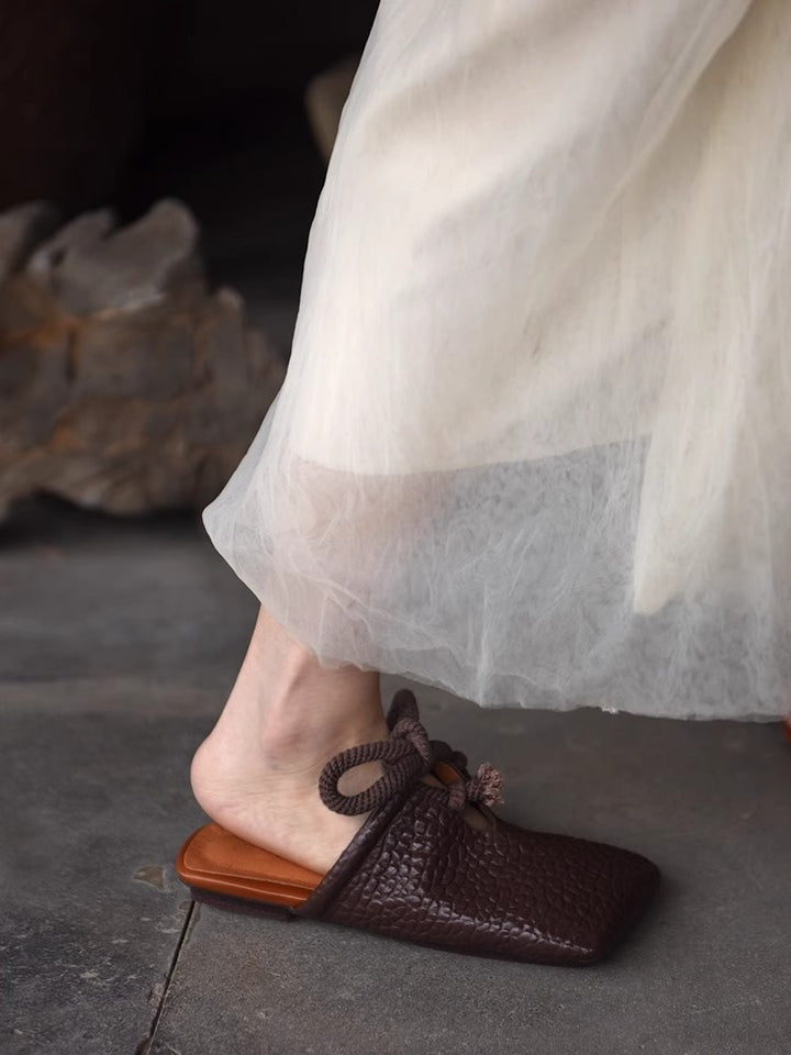 Damen Quadratische Leder-Mules mit geknoteter Seilschleife und genarbter Oberfläche Drune