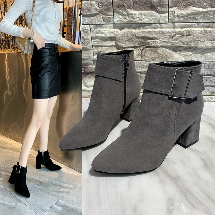 Damen nan elegante Wildlederoptik Stiefelette mit mittelhohem Blockabsatz und breitem Schnallenriemen Drune
