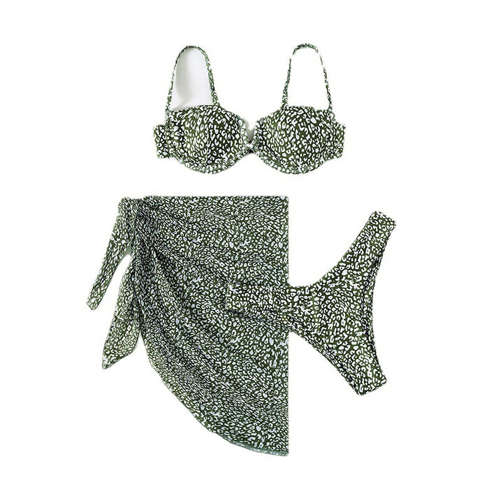 Damen Bikini-Set mit einem modernen Tiermotiv und elegantem Wickelrock Drune